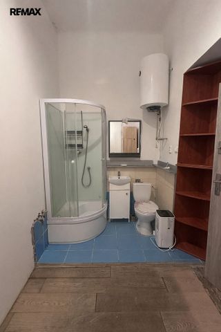 Pronájem bytu 1+kk 24 m² - Fotografie 2