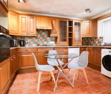 Mayes Close - Photo 5