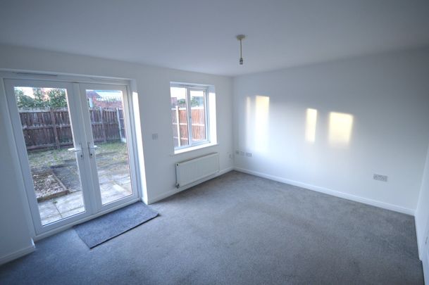 3 bedroom semi-detached house to rent - Photo 1