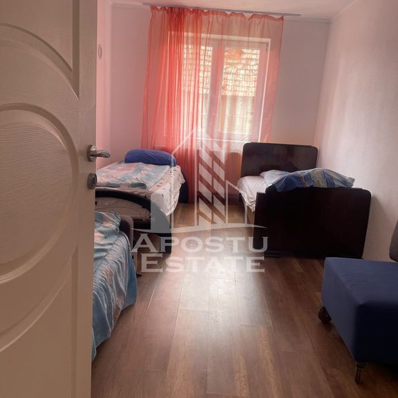 Casa cu trei dormitoare pentru mucitori,zona Socodor - Fotografie 1