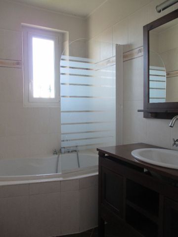 Location Appartement 3 pièces 77m² - Photo 5