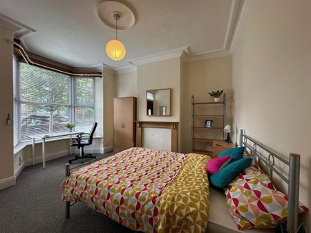 3 bedroom end of terrace house to rent - Photo 4