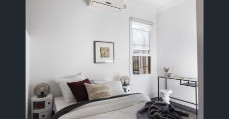Super cool terrace apartment - large living area w/ open balcony | Top floor position - Photo 5