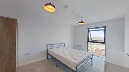 3 bedroom flat to rent - Photo 4