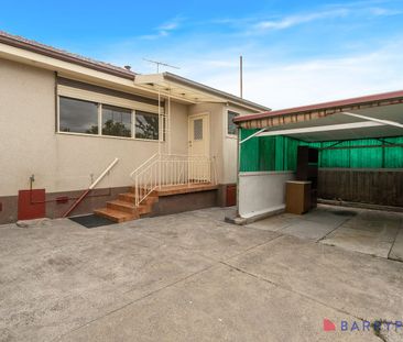 CHARMING 2 BEDROOM PROPERTY: SOLID & WELL-LOVES FAMILY HOME - Photo 6