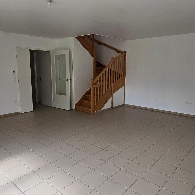 Location Maison 4 pièces 89m² VIEUX CONDE 59690 - Photo 1