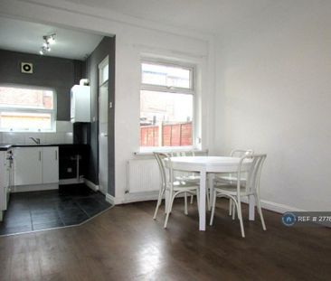 2 bedroom terraced house to rent - Photo 3