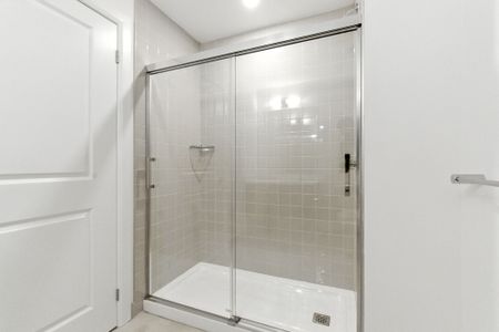 For Lease - 3240 William Coltson Avenue Unit# 427, Oakville, Ontario - Photo 5