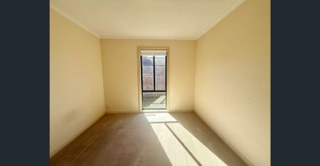 Spacious Two-Bedroom Unit in the Heart of Wantirna - Photo 4