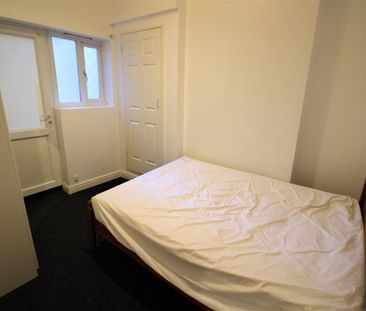 Flat For Rent Victoria Road North, Southsea - Photo 2