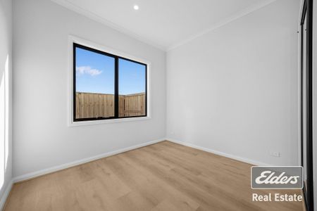 An elegant residence perfect for comfortable living! - Photo 3