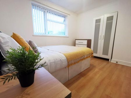 1 bedroom in a house share to rent - Photo 5