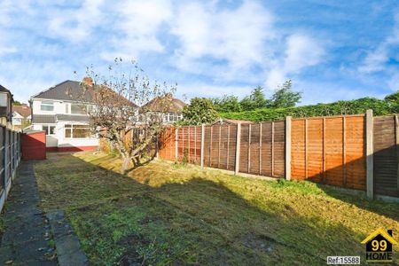 3 bedroom semi-detached house to rent - Photo 4