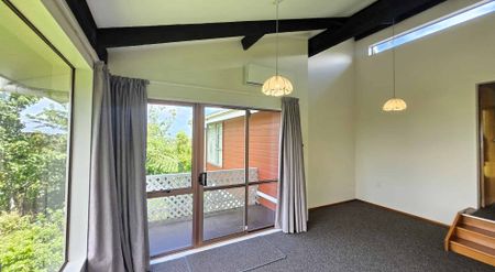 Light-Filled Townhouse with Stunning Valley Views - Photo 2