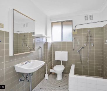 MGM MARTIN - ONE BEDROOM APARTMENT - Photo 3