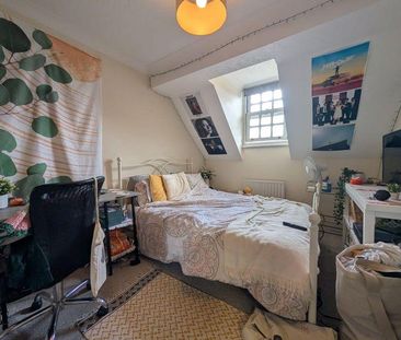 6 bedroom terraced house to rent - Photo 4