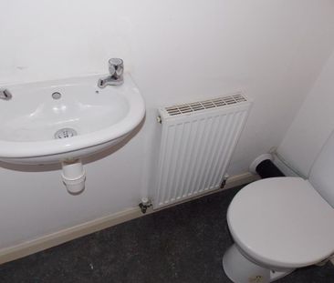 3 bed terraced to rent King Street, DE7 - Photo 2