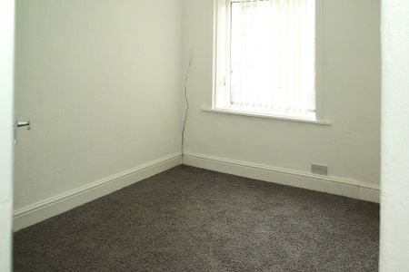 2 bed mid-terraced house to rent in Leam Street, Ashton-Under-Lyne, OL6 - Photo 5