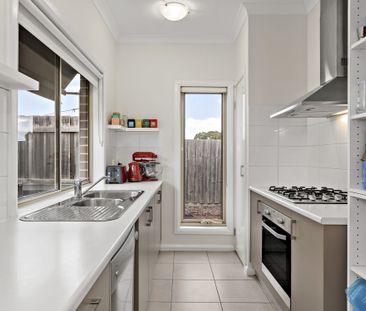 Comfortable and Low Maintenance Living! - Photo 6