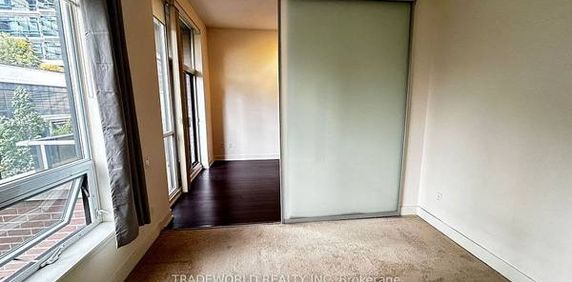 Yonge/Sheppard Ave East Luxurious 1Bdrm 11Ft Ceilings Near Subway - Photo 2