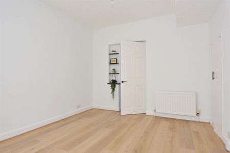 142 Greenville Road, off Grand Parade, BELFAST, BT5 5JY - Photo 5