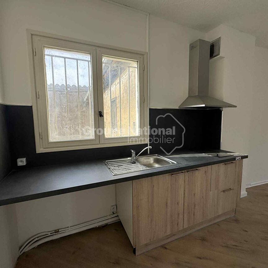 T3 RÉNOVÉ - RUE DE LA REPUBLIQUE ARLES, - Photo 1