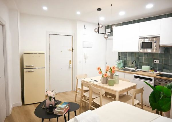 Calle de Santa Juliana, Madrid, Community of Madrid 28039