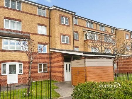 Peatey Court, Princes Gate, High Wycombe, Buckinghamshire, HP13 - Photo 3