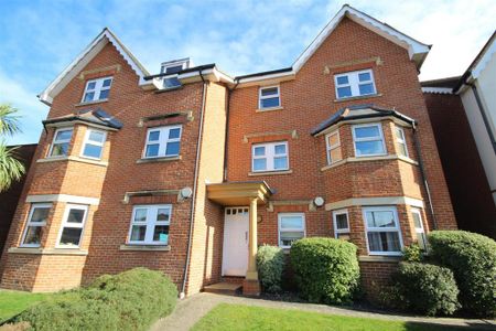 2 bedroom flat to rent - Photo 2