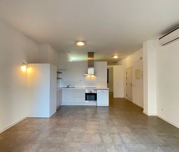 Apartamento sin amueblar, un dormitorio, terraza y ascensor. zona P... - Photo 5