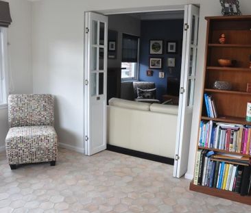 Charming 3 Bedroom Home - Photo 5