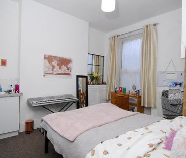 6 bedroom house to rent - Photo 3