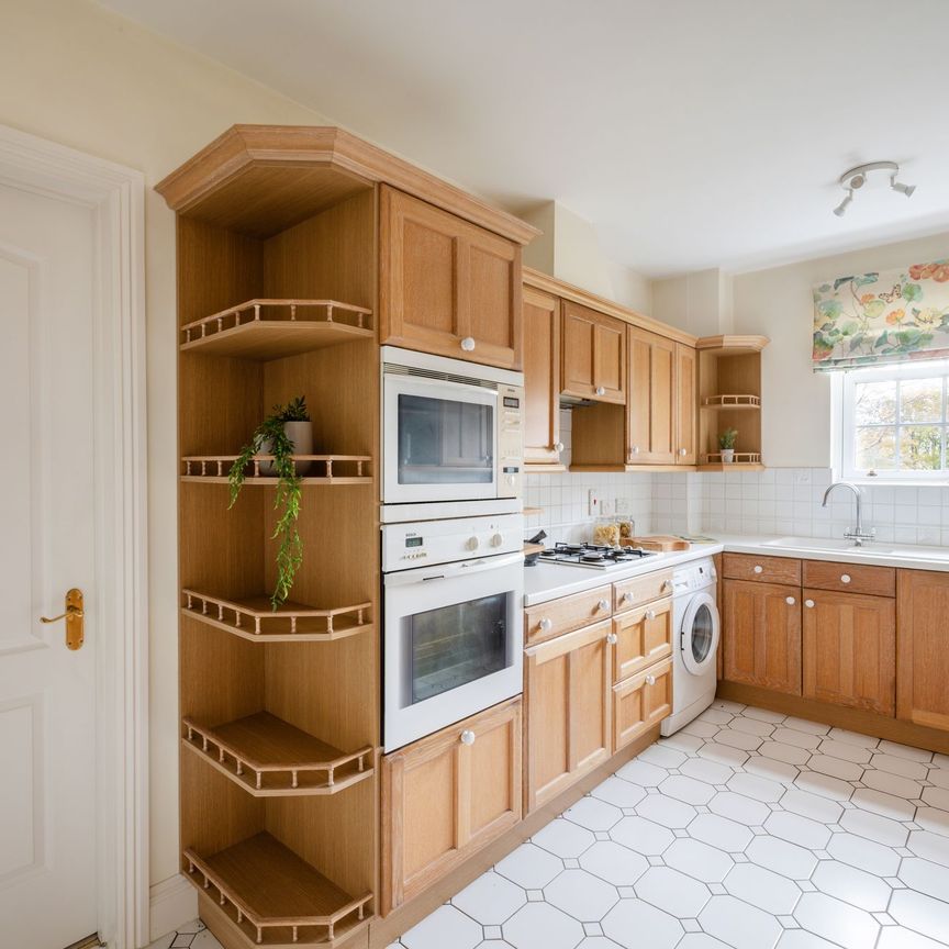 To Let 4 Bedroom House - Photo 1