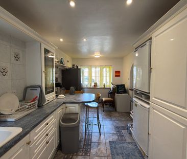 Room in a Shared House, St. Bernards Close, LU3 - Photo 2