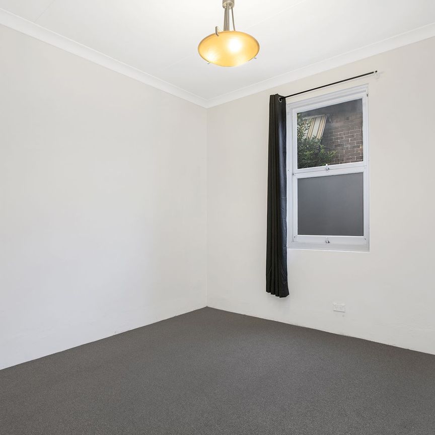 Room 4/11 Perouse Road, - Photo 1