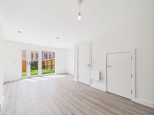 3 bedroom property to rent - Photo 1