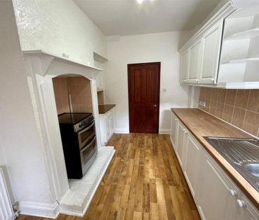 3 bedroom end of terrace house to rent - Photo 5