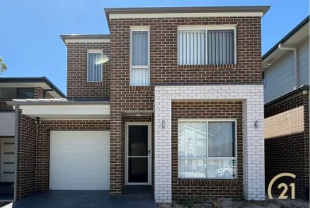 Brand New 4 Bedroom Home&comma; Located in Austral&excl; - Photo 5