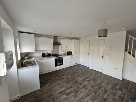 Peterborough - Photo 3