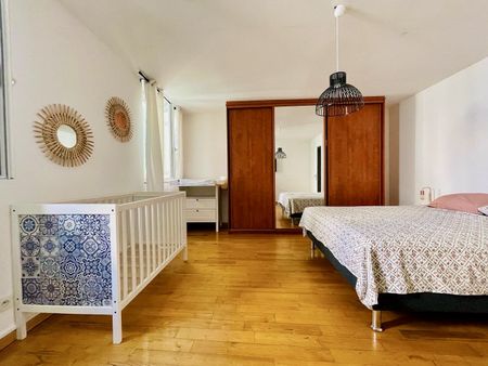 Location Appartement 4 pièces 135m² NIMES 30900 - Photo 5
