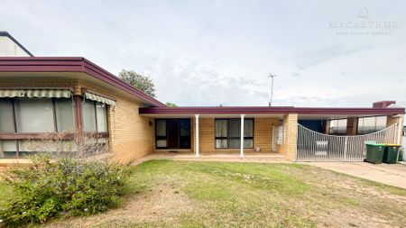 50 Nixon Crescent, Tolland, NSW - Photo 4