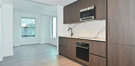 Eglinton/Mount Pleasant-New Modern 1Bdrm 1Bath 1Locker - Photo 2