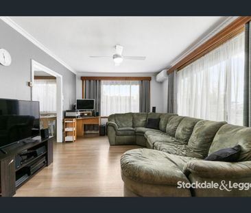 Bright & Inviting! - Photo 2