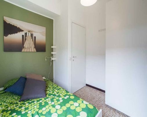 Viale Carlo Espinasse, Milan, Lombardy 20156 - Foto 1