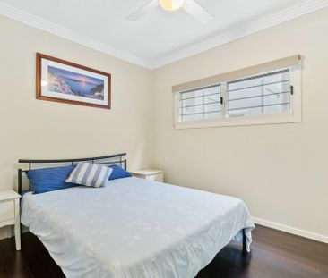 Five Bedroom + Study Fully Furnished Coastal Home � 6 Month Lease a... - Photo 6