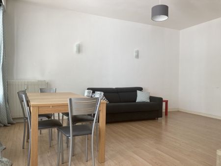 Location Appartement 4 pièces 77m² AMIENS 80000 - Photo 2