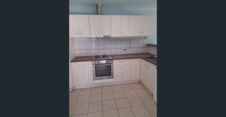 4 bedroom Dupex in the heart of Wenworthville for Rent - Photo 2