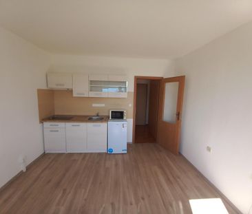 Pronájem bytu 1+kk 21 m2 - Fotografie 2
