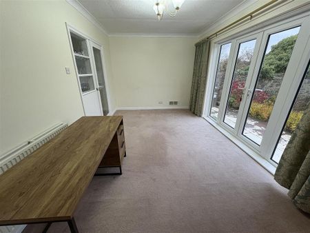 2 bedroom detached bungalow to rent - Photo 4