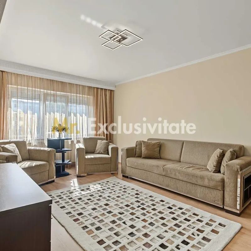 Central-Eremia, ap. 3 camere, 2 băi + boxă,proaspăt zugrăvit, et.2 - Fotografie 1